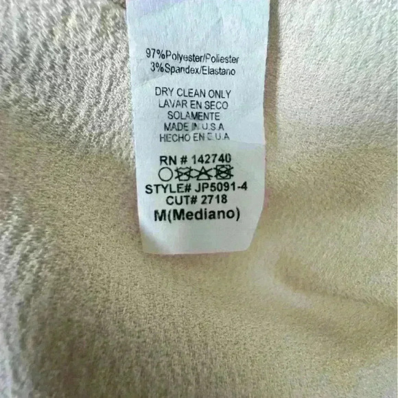 Light Cream Romper Size Medium NWOT - Picture 4 of 5